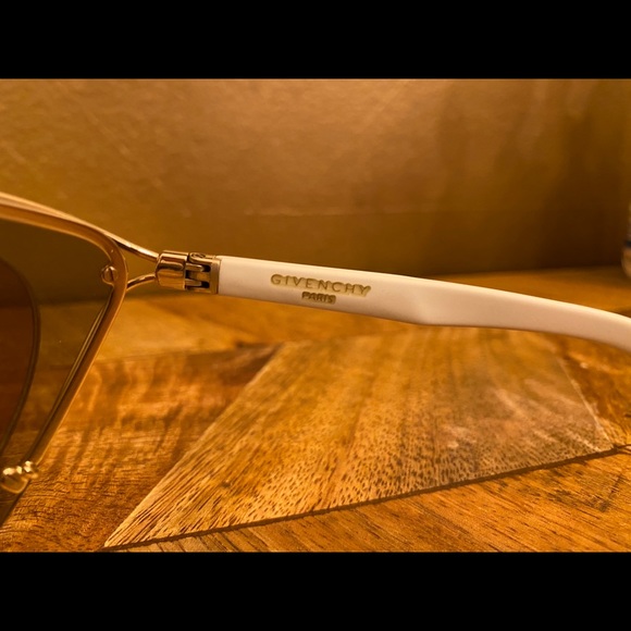 Givenchy GV 7013/S sunglasses - Picture 6 of 10